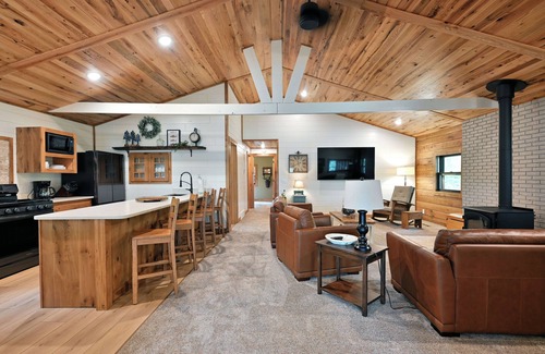 Spooner Cabin | Welcome to Your Lakeside Escape at Sunsets on Sunfish