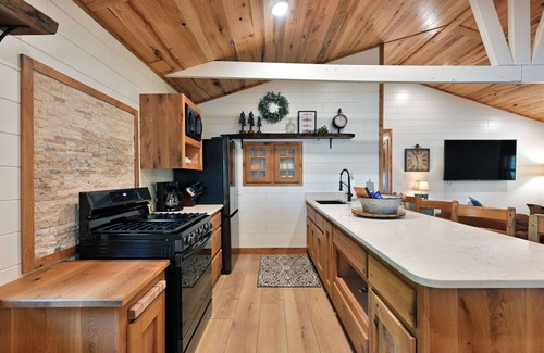 Spooner Cabin | Welcome to Your Lakeside Escape at Sunsets on Sunfish