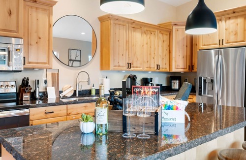 Highland Pines House | Welcome to your perfect forest retreat!