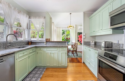 Waimanalo House | Welcome to your Waimanalo retreat! Steps from one of Oahu's most stunning, uncrowded beaches