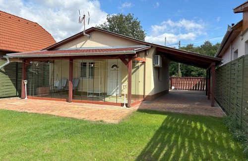 Szolnok Apartment | Welcoming 2-bedroom apartment with AC in Szolnok