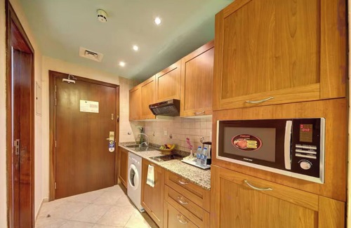 Al Mankhool Apartment | Well Designed Studio Apt Near Dubai Frame