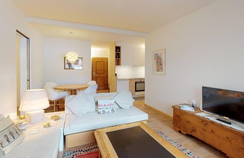 St. Moritz Apartment | Well located apartmenthouse with sideview of the lake of St.
