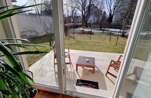 Klagenfurt am Woerthersee Apartment | Well-maintained design apartment in a villa location
