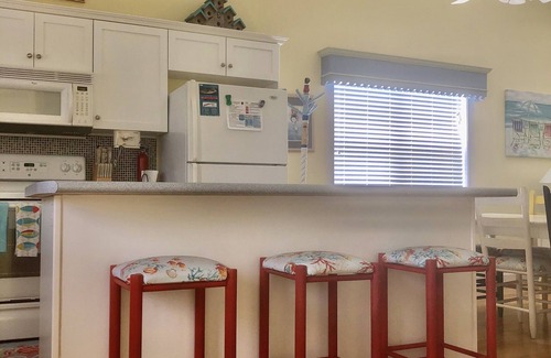 Emerald Isle Cottage | Well maintained 4 bed/4 bath house in quiet area