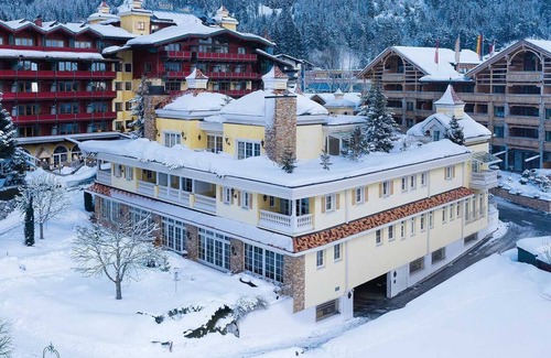 Maurach Resort | Wellnessresidenzsuite 75m² - The alpine power place - Alpenrose / Cocoon Lodge