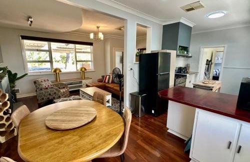 West Busselton House | West Busselton Cottage