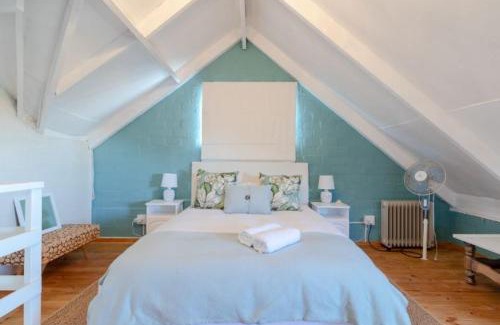 Grotto Bay House | West Coast Seaside Getaway