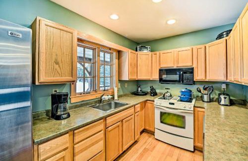 West Dover House | West Dover Home with Deck about 2 Mi to Mount Snow!