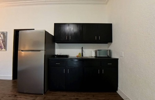 West End Hotel | West End Dive Resort