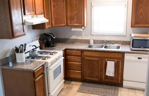 Santa Rosa House | West End Neighborhood Cottage