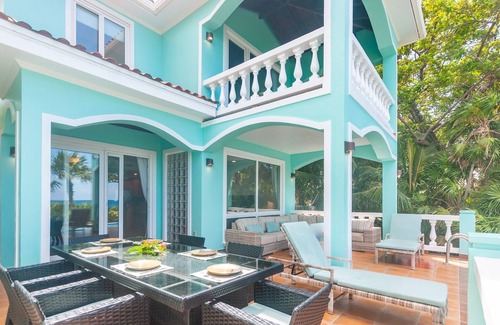 Half Moon Bay Villa | West End Oceanfront Luxury Villa with Private Pool