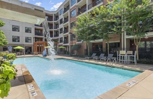 Downtown Decatur Apartment | West Home: New Apt in Decatur Square