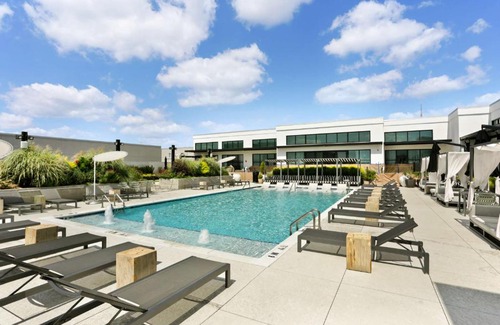 Home Park Apartment | West Midtown Penthouse 2 bdrm