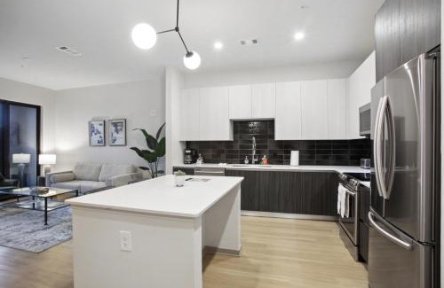 Home Park Apartment | West Midtown Penthouse 2 bdrm