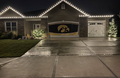 Omaha House | West Omaha home with pool/hot tub/arcade/table games. Two minutes from Dodge St.