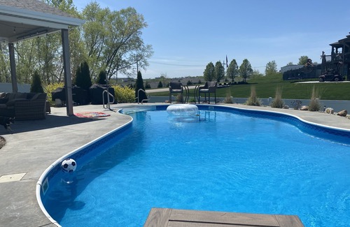 Omaha House | West Omaha home with pool/hot tub/arcade/table games. Two minutes from Dodge St.
