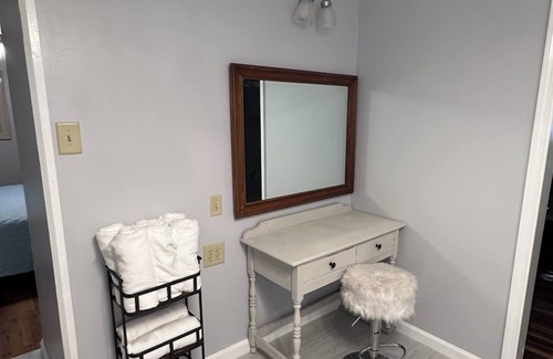 Northwest Pensacola House | West Pensacola BoHo! Centrally Located Home That Sleeps 10!