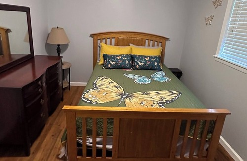 Northwest Pensacola House | West Pensacola BoHo! Centrally Located Home That Sleeps 10!