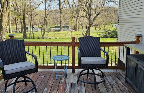 Shawnee House | West side of Kansas City Area, minutes from the Kansas Speedway.