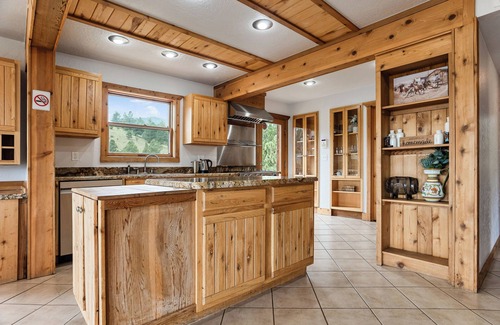 Eagle Nest House | Western Ranch for Weddings, Retreats, Reunions. Two lodging units on 40 acres.