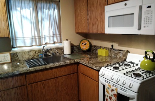 Oroville House | Western Theme with complimentary bottle of wine