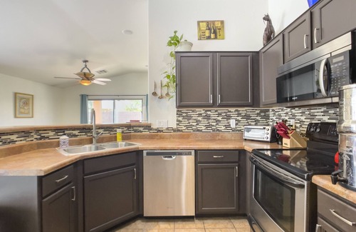 South Mountain House | Western vibe 3 BR home with heated pool and sauna