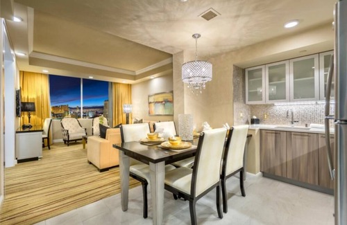 Las Vegas Resort | Westgate Las Vegas Resort and Casino 1BR/1BA Villa offers all luxurious comforts