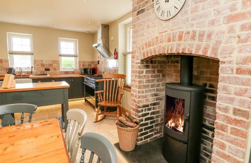 Minehead Cottage | WESTHOLME LODGE, pet friendly, character holiday cottage in Minehead