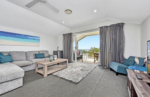 Caves Beach Villa | Whale Tales at Caves Beach Villas