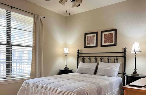 Wellington Apartment | What a wonderful Place! 2/2 beautiful, close to parks, shopping & restaurants.