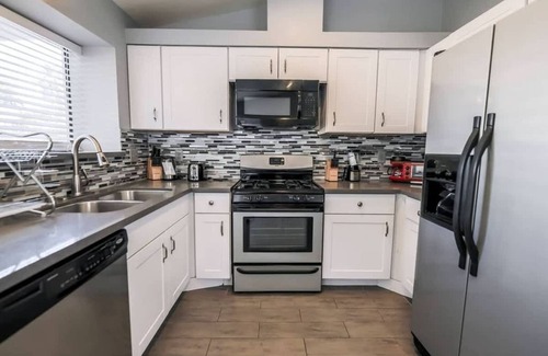 Paradise Valley Villa | What you need A Hidden Gem in the Heart of Vegas!