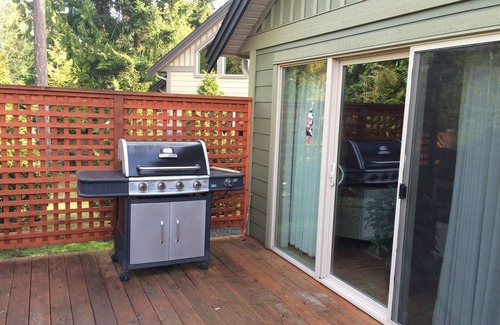 Regional District of Nanaimo Cottage | When You Stay at Hummingbird Cottage, Your Comfort is Our Priority