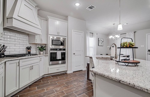 Burleson House | Where Comfort Meets Convenience