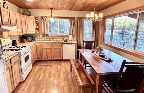 Columbus Cabin | Where The Wild Things Are- Blue Ribbon Fly Fishing Cabin & No Lift Line Skiing