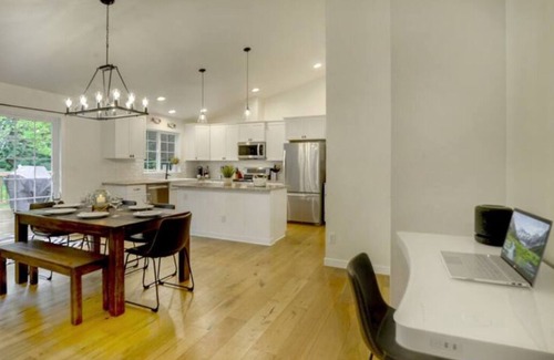 Freeland Villa | Whidbey Retreat, Peaceful & Private Getaway, Hot Tub, Fire Pit