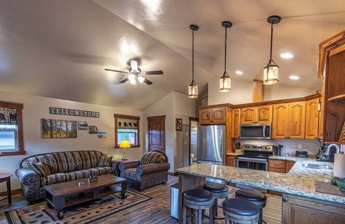 West Yellowstone Cabin | Whiskey Springs Cabin