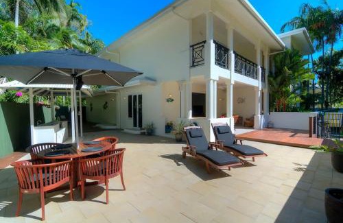 Port Douglas House | Whispering Palms - Beachfront Port Douglas
