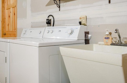 Wild Rose House | Whispering Pines