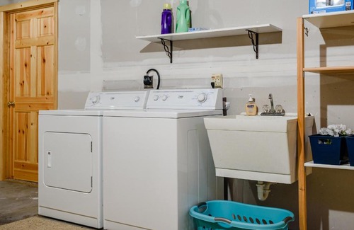 Wild Rose House | Whispering Pines