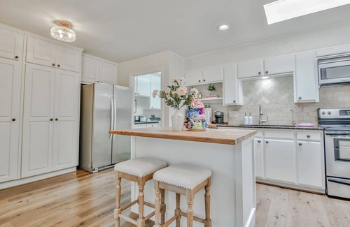 Tech Terrace House | Whistledown Manor 1 block to TTU Hot Tub