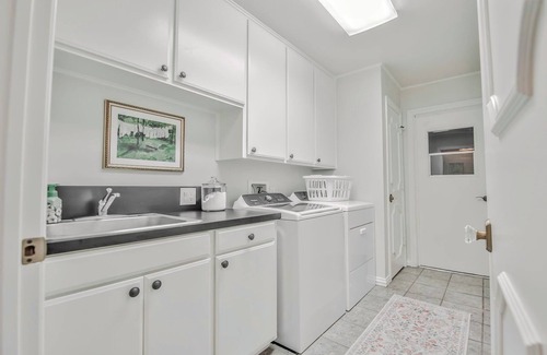 Tech Terrace House | Whistledown Manor 1 block to TTU Hot Tub