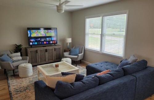 Elberta House | White Birch - Riverfront And Newly-remodeled!