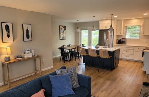 Elberta House | White Birch - Riverfront and Newly-Remodeled! Great Location!