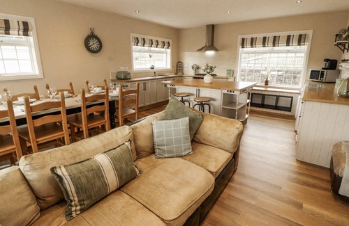 Great Clifton Cottage | White Gables