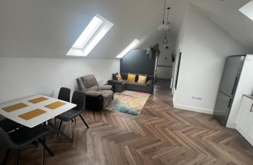 Staines Apartment | White House apartment, Staines upon Thames