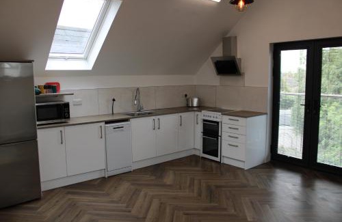 Staines Apartment | White House apartment, Staines upon Thames