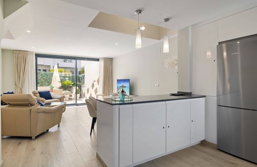 Fuengirola Villa | WHITE HOUSE : Charming & spacious Villa, Big terrace with sea & mountain views .