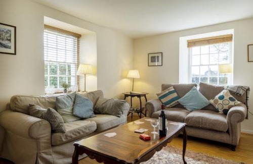 Humshaugh House | White Lodge Haughton Castle