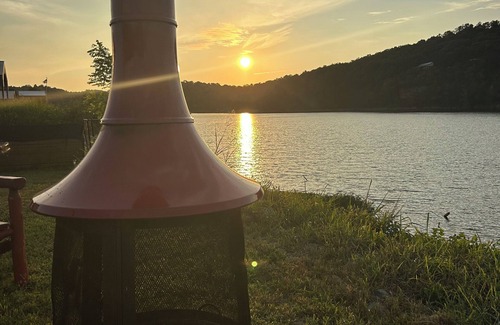 Flatwoods RV Rental | White Oak Landing RV, Charming river side gated RV park Near historic Clifton TN